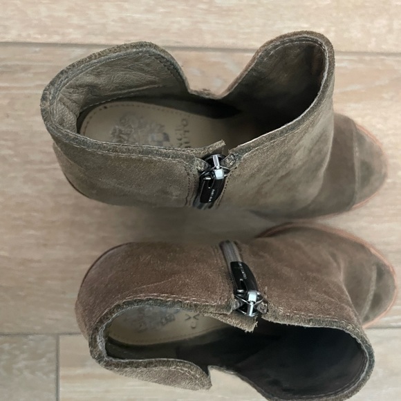 Vince Camuto ‘Katleen’ Booties - Picture 4 of 10